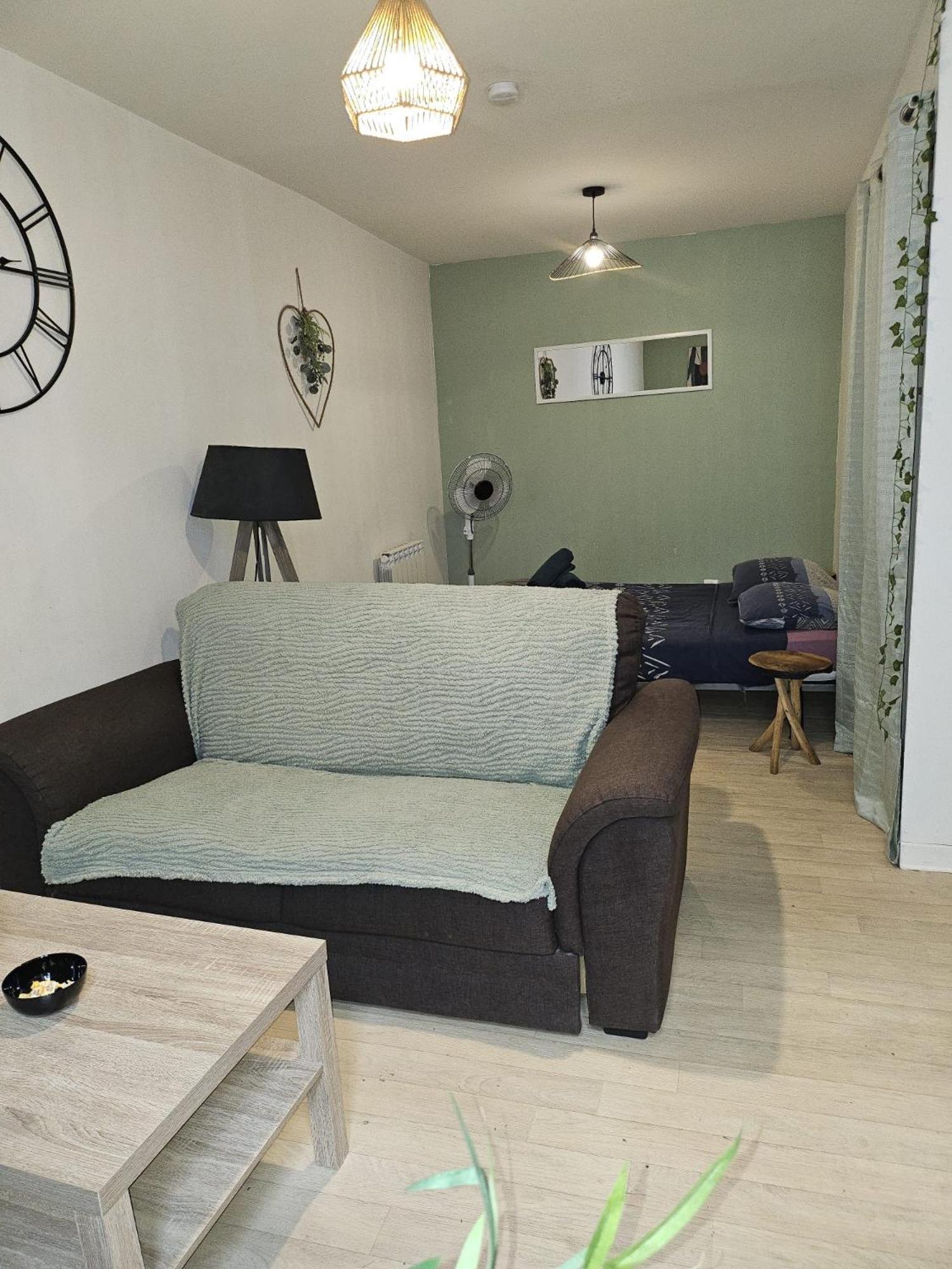49 Studio Centre-Ville Box A Bagages Gratuits Carcassonne Bagian luar foto