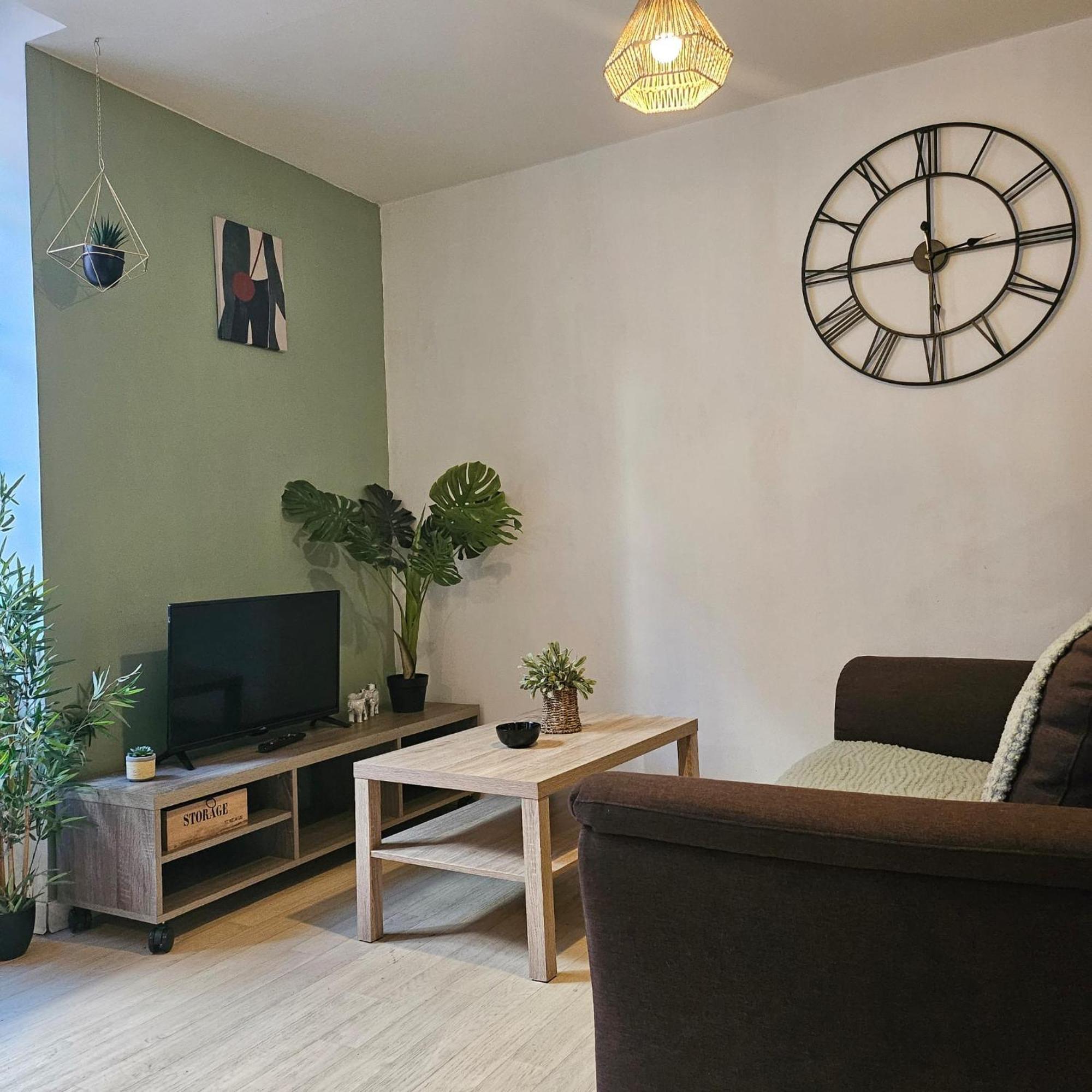 49 Studio Centre-Ville Box A Bagages Gratuits Carcassonne Bagian luar foto