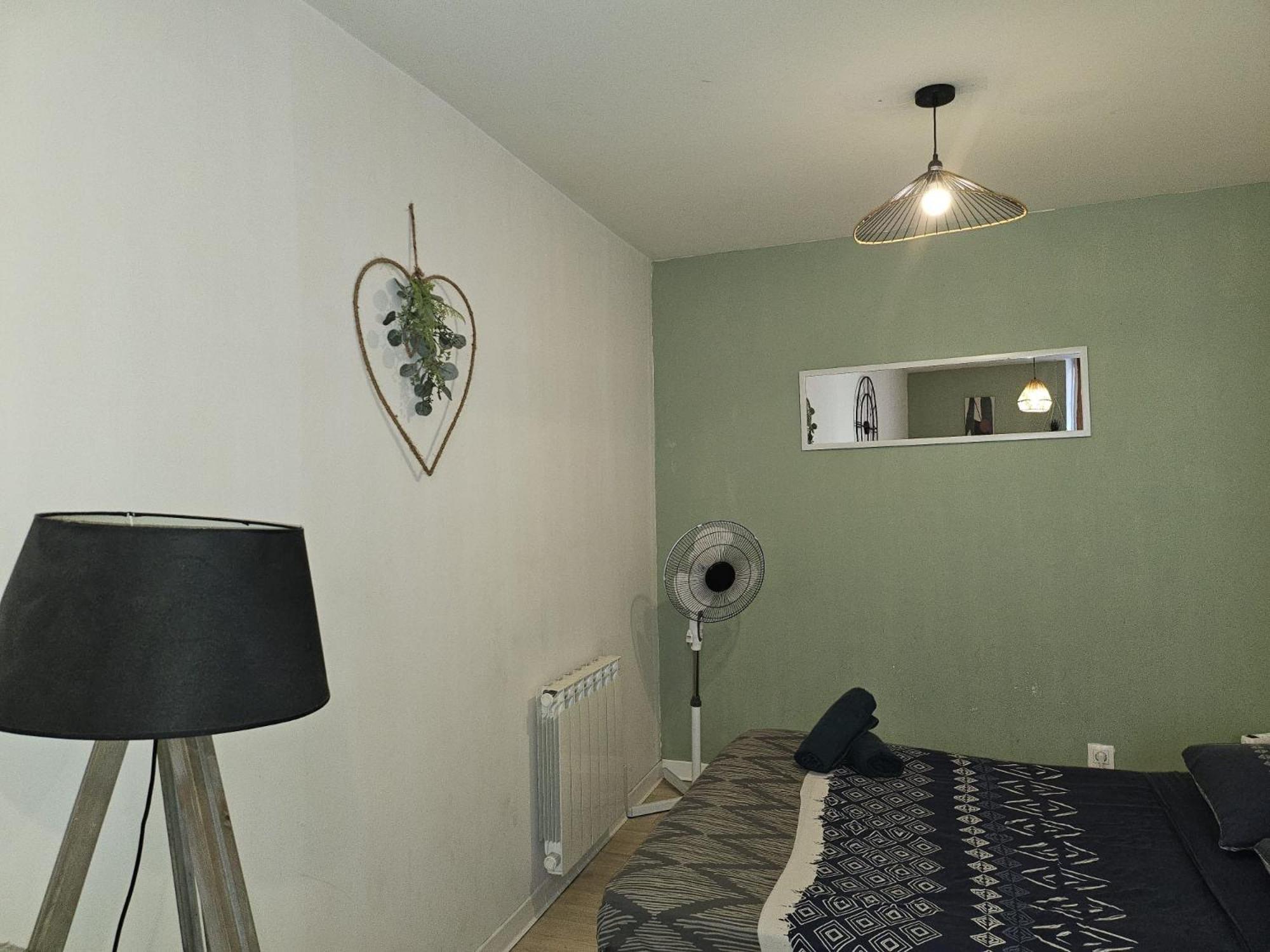 49 Studio Centre-Ville Box A Bagages Gratuits Carcassonne Bagian luar foto