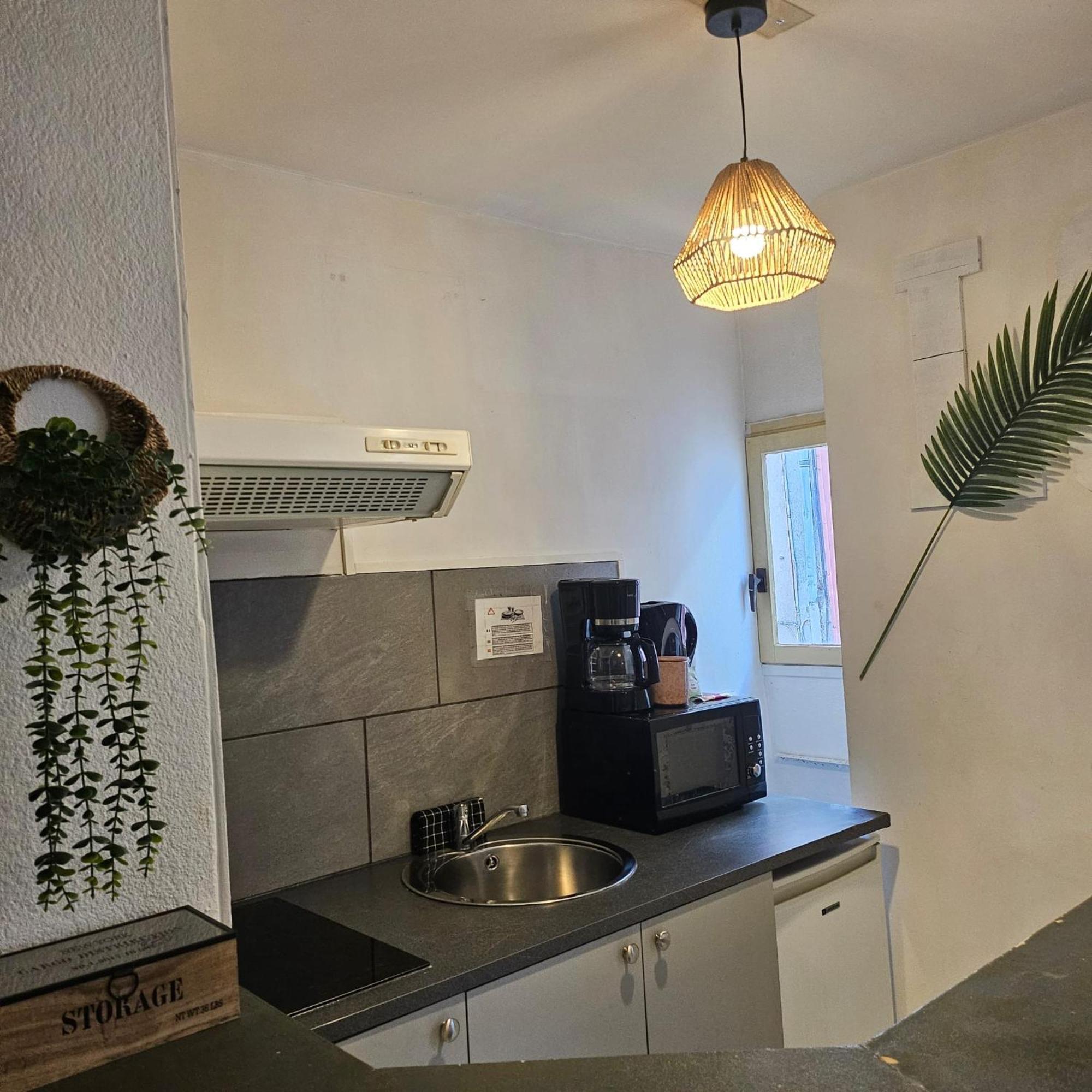 49 Studio Centre-Ville Box A Bagages Gratuits Carcassonne Bagian luar foto