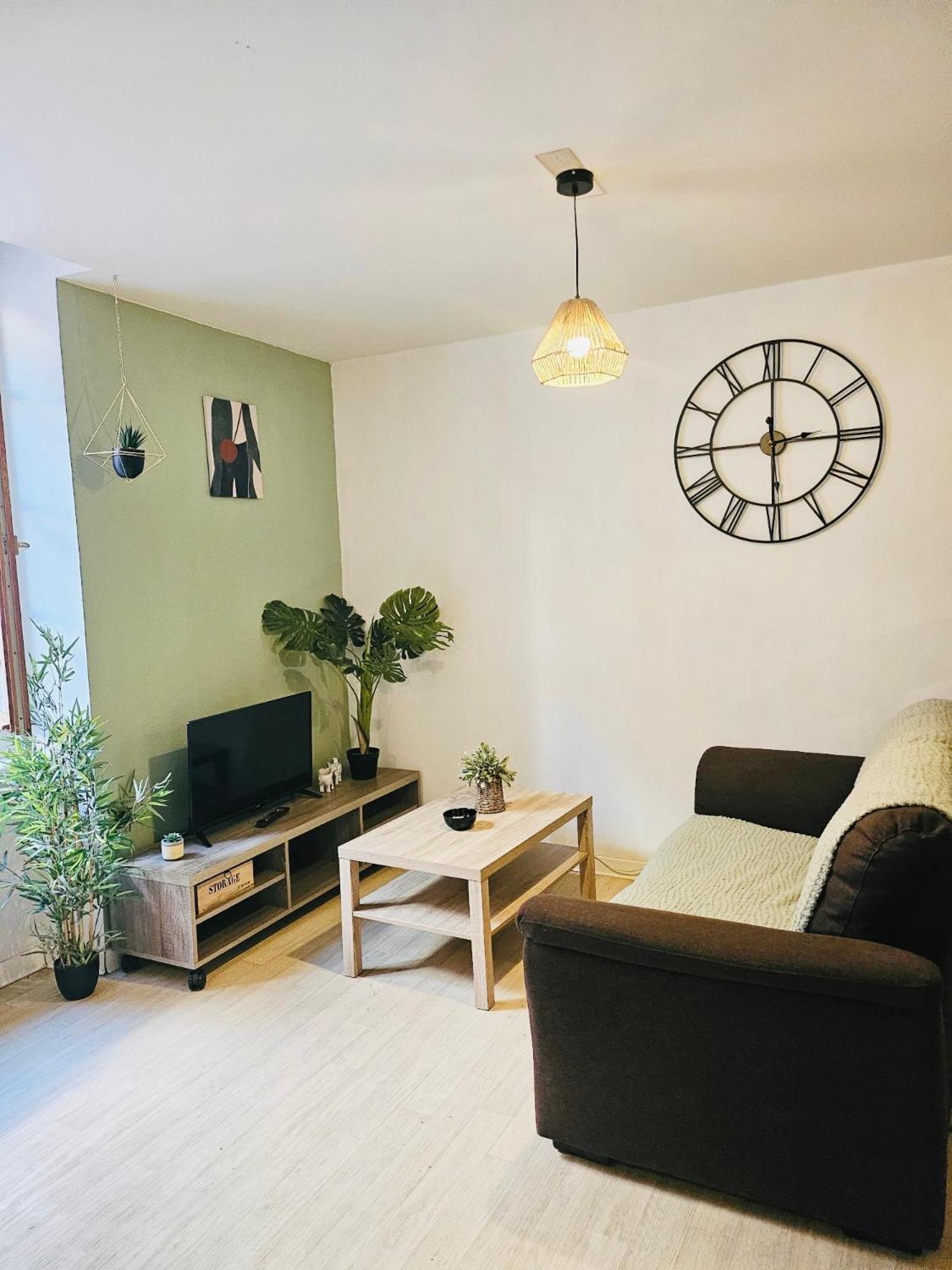 49 Studio Centre-Ville Box A Bagages Gratuits Carcassonne Bagian luar foto